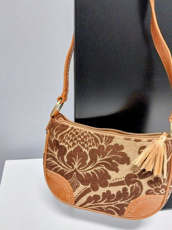 The Unbranded Brand Handbags - Small Tan Brocade Leather Handbag